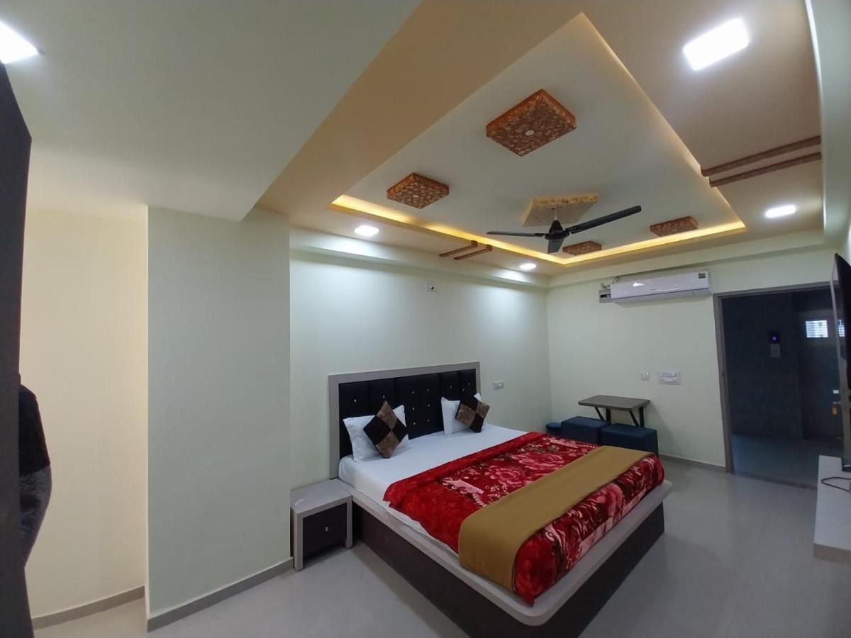 Hotel Ggc Inn Ahmedabad Buitenkant foto