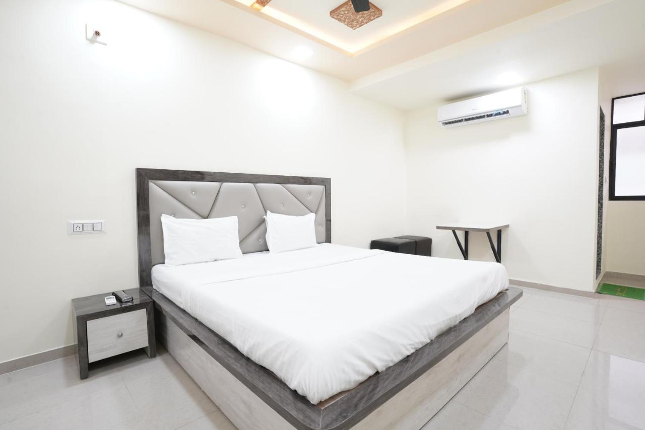 Hotel Ggc Inn Ahmedabad Buitenkant foto